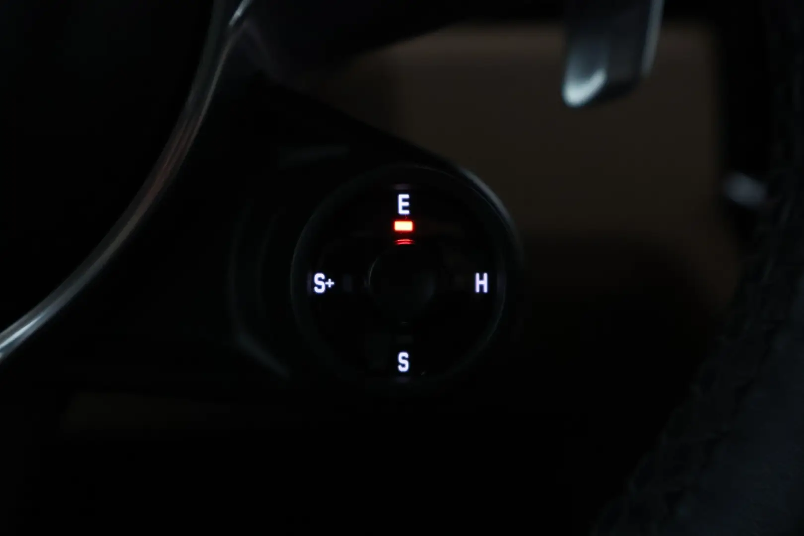 Car Image - 6D9zV74kpHLkJALF5dBby6