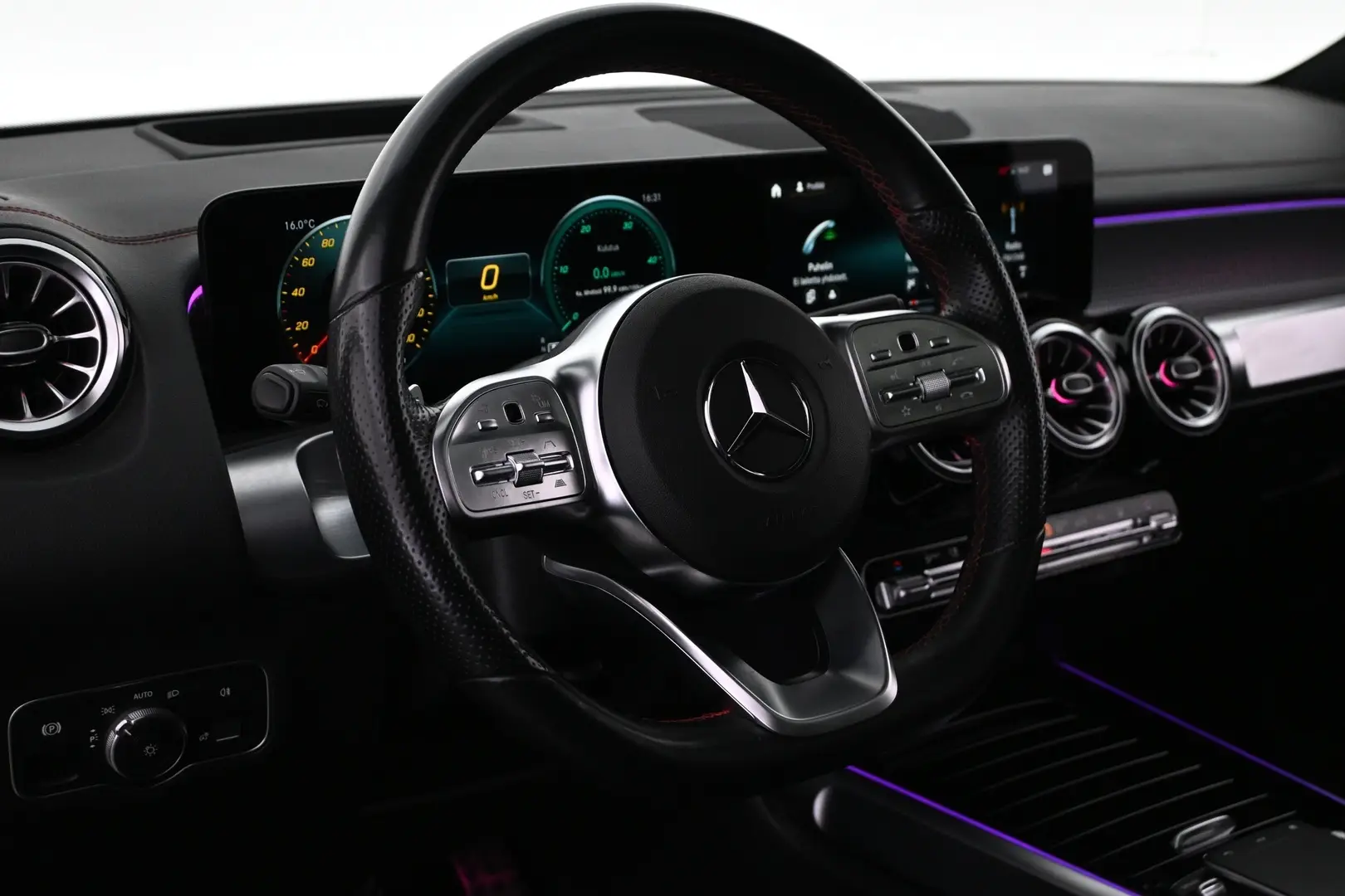Car Image - UsILVOvaHHX3ahRXsKtTZ