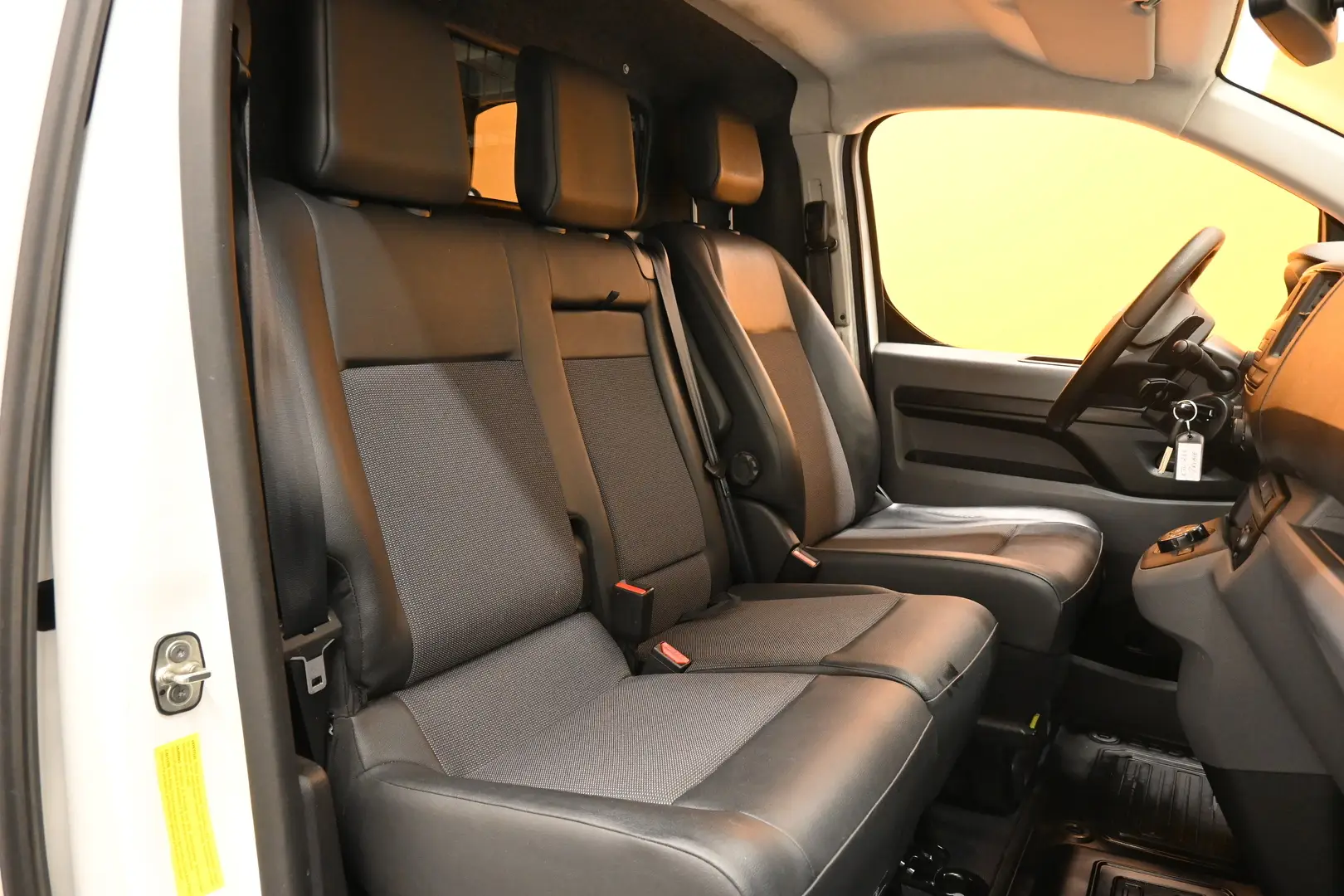 Car Image - 2oPVfkl1KgJVgvKasjnYLD