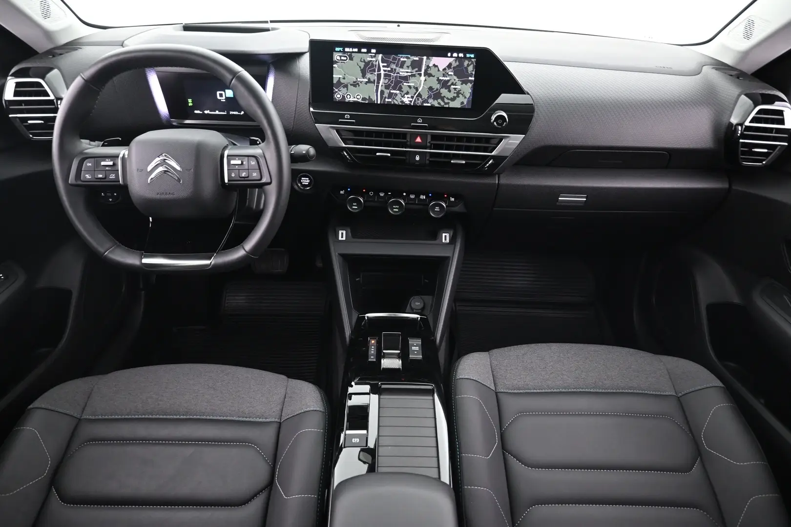 Car Image - F8gdf1eQfRfZ3XwGLguMB