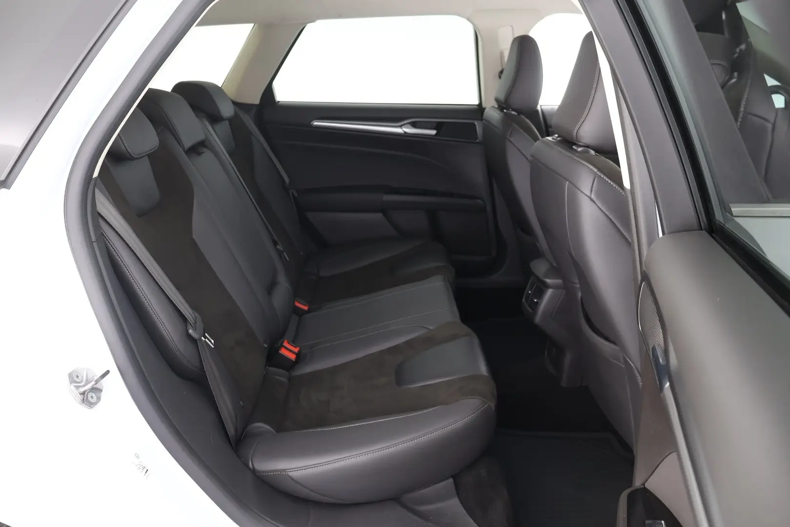 Car Image - 5G723KLFhYW5ch2g9BLFhE