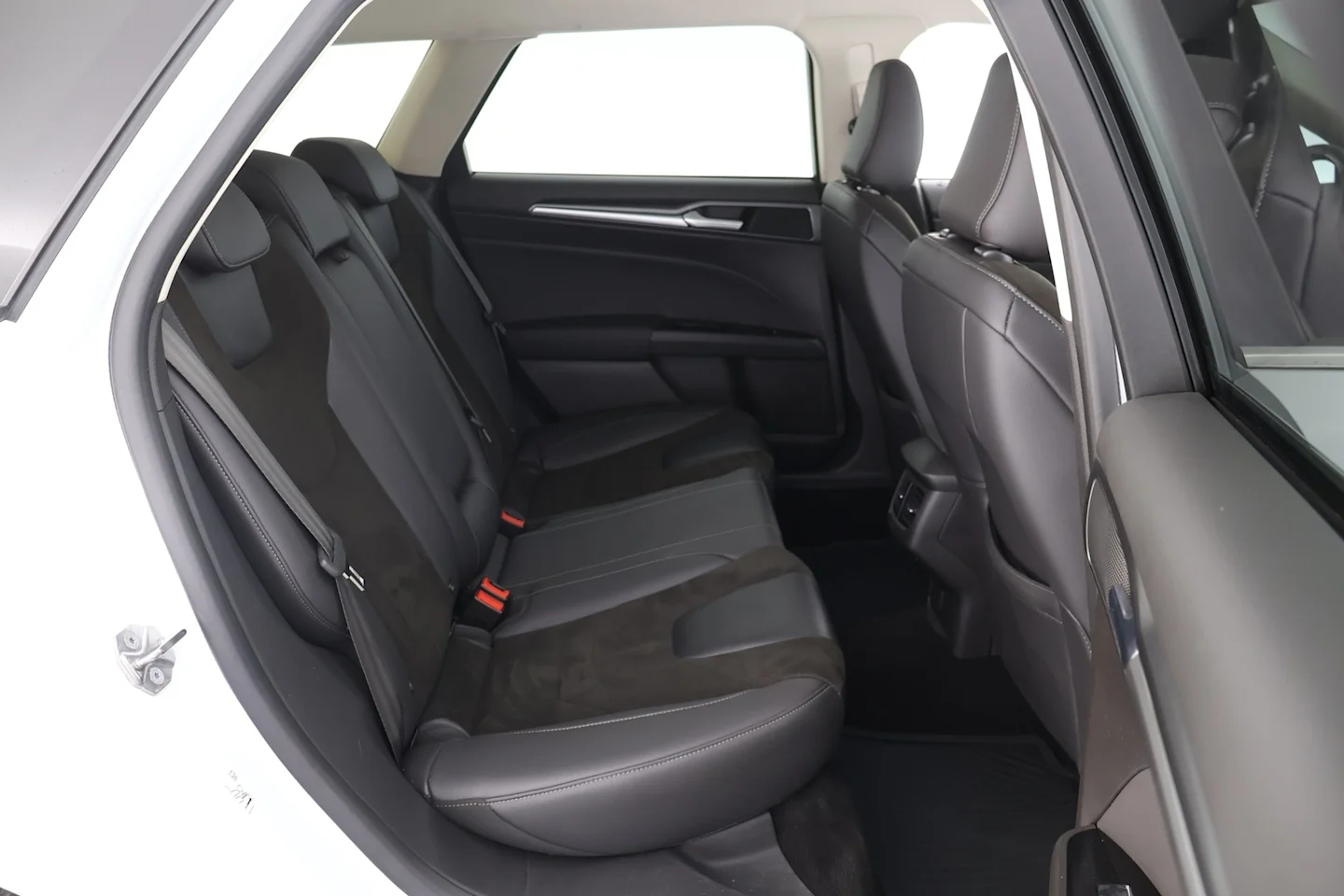 Car Image - 5G723KLFhYW5ch2g9BLFhE