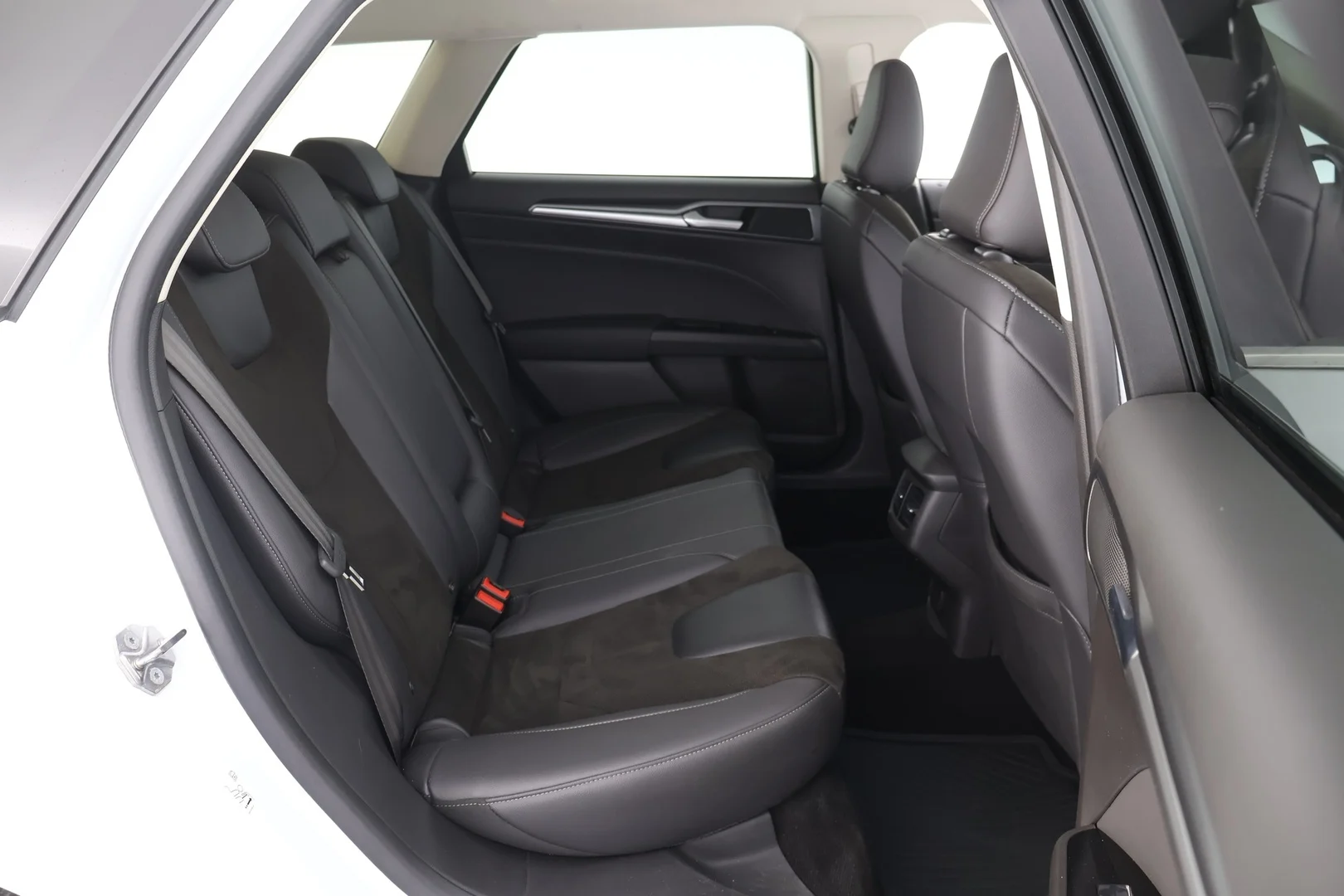 Car Image - 5G723KLFhYW5ch2g9BLFhE