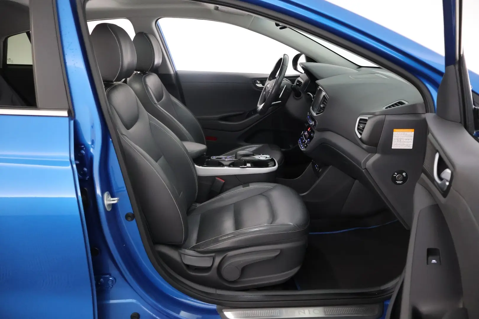 Car Image - 3IzQ7RHg92QzaD4eM3PXHz