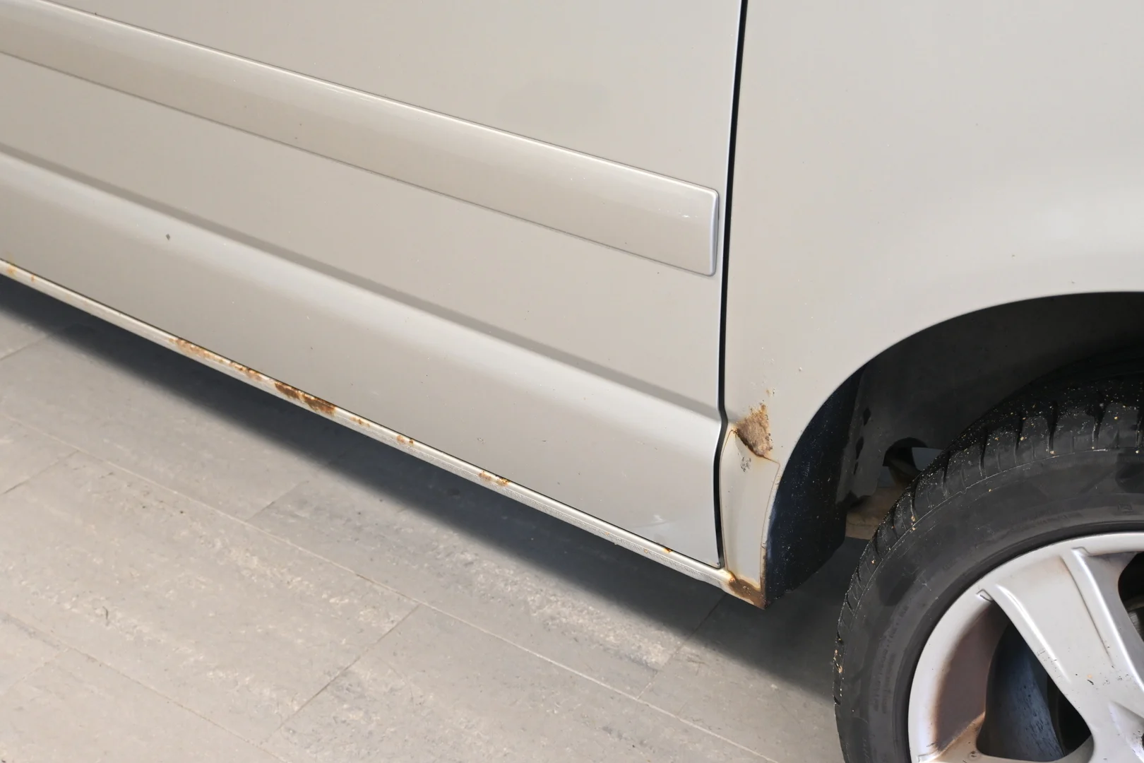 Car Image - 7LkwnFZUt6aSvB44ZIvJX5