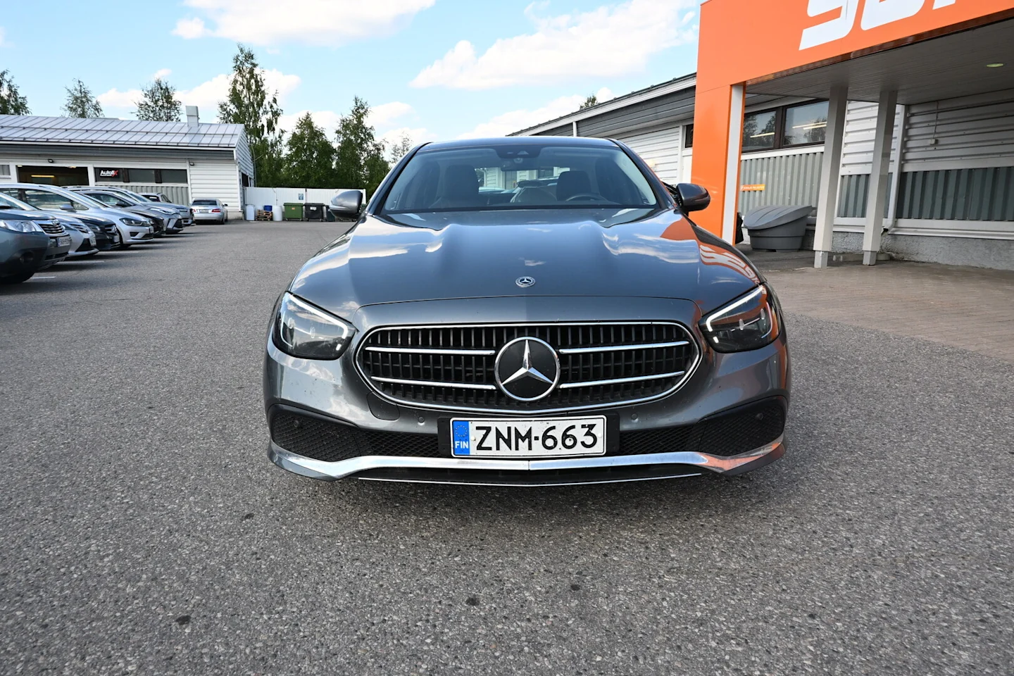 Car Image - qBbLFdbz9InBszjdJl3Ja