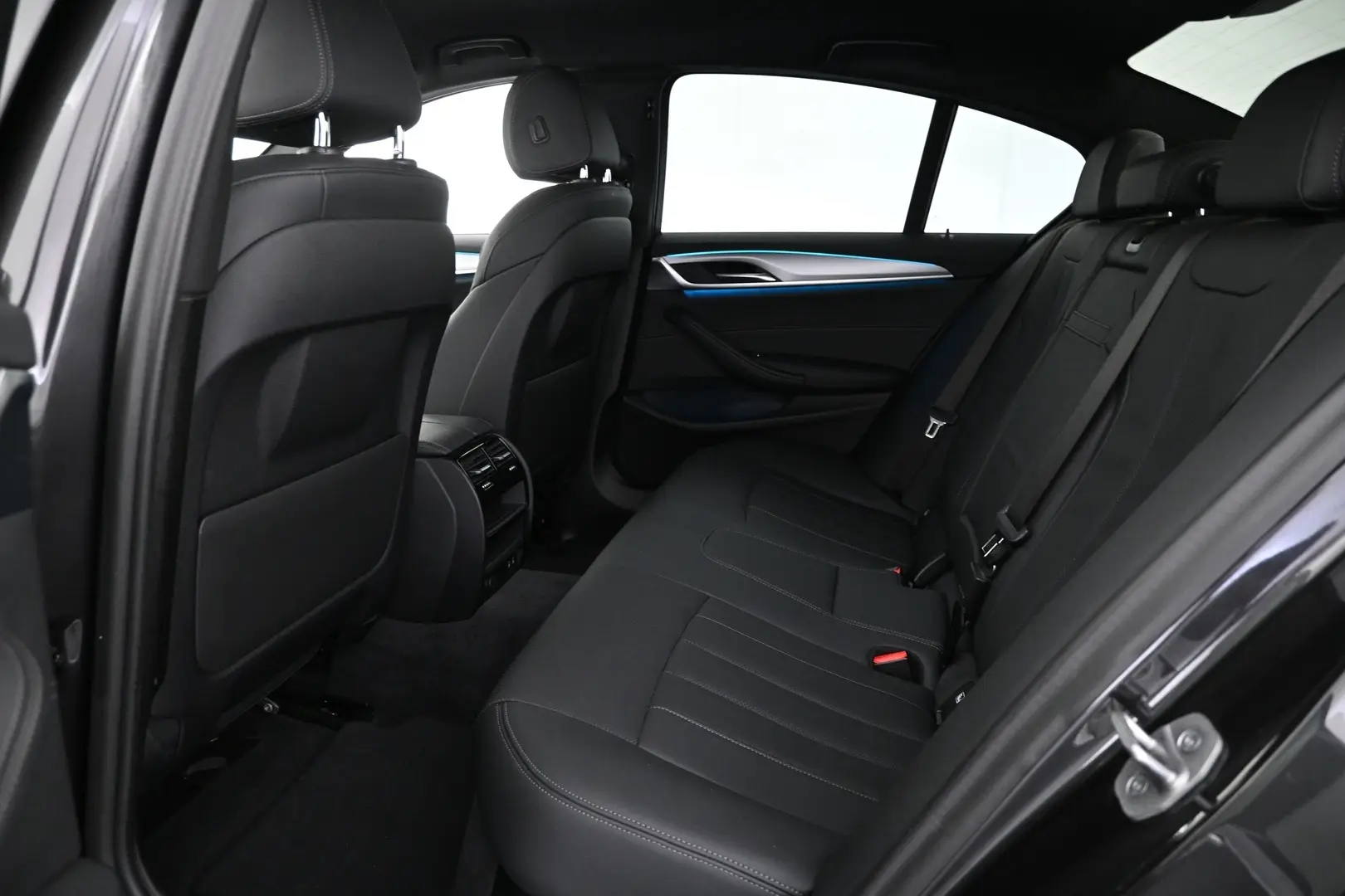 Car Image - 4CFbsftWQ6f1ESiVdTc7f