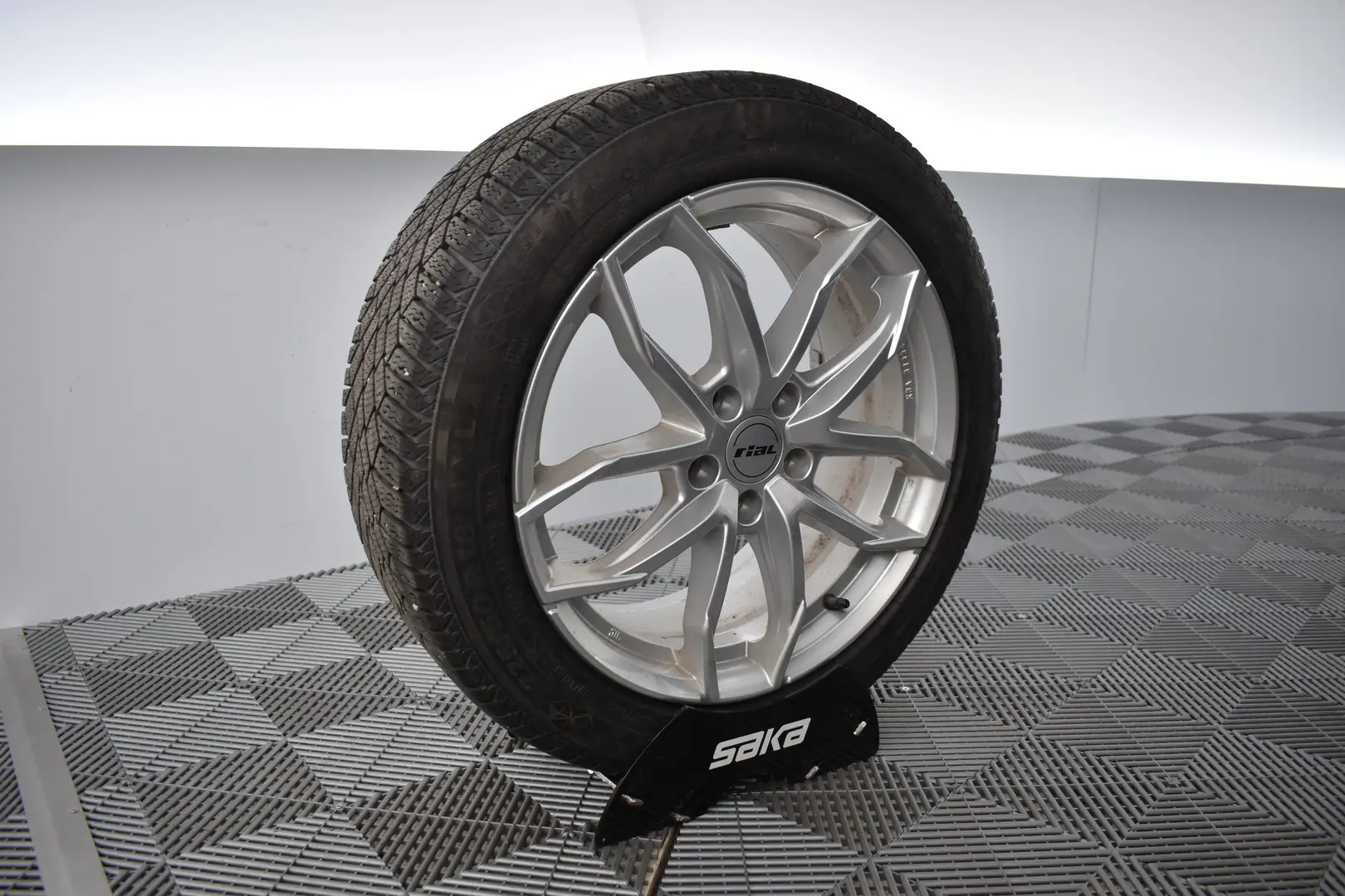 Car Image - kyrYybRT6tqwqqcFAgM7n