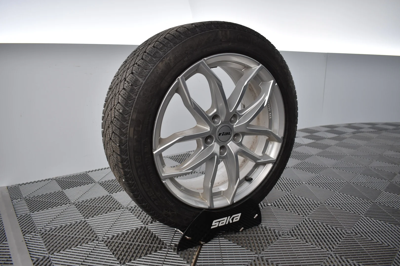 Car Image - kyrYybRT6tqwqqcFAgM7n