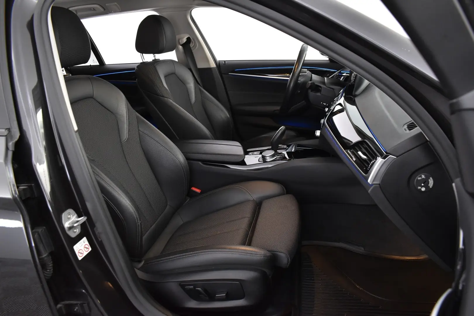 Car Image - JmeRkdVXba4lr2XKBFfdE