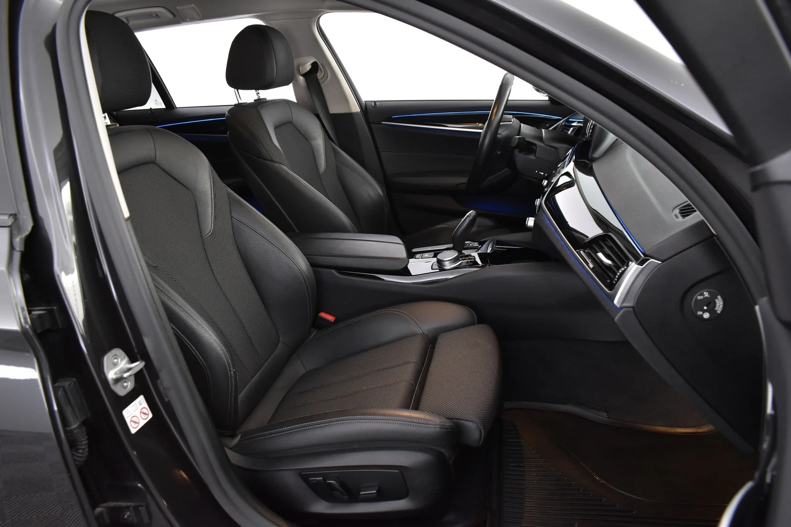 Car Image - JmeRkdVXba4lr2XKBFfdE