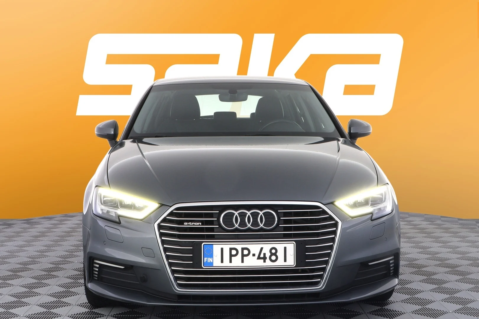 Car Image - 4Q2I3O1SQTlZPGtwA0slb2