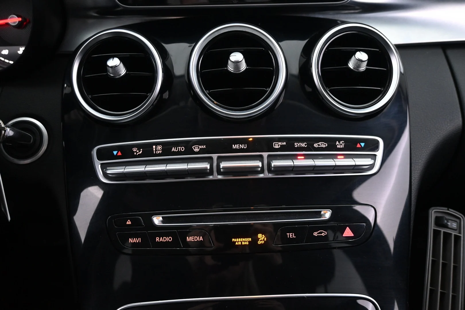 Car Image - 7EIWZH8T4AIq00V1zwe6Tp