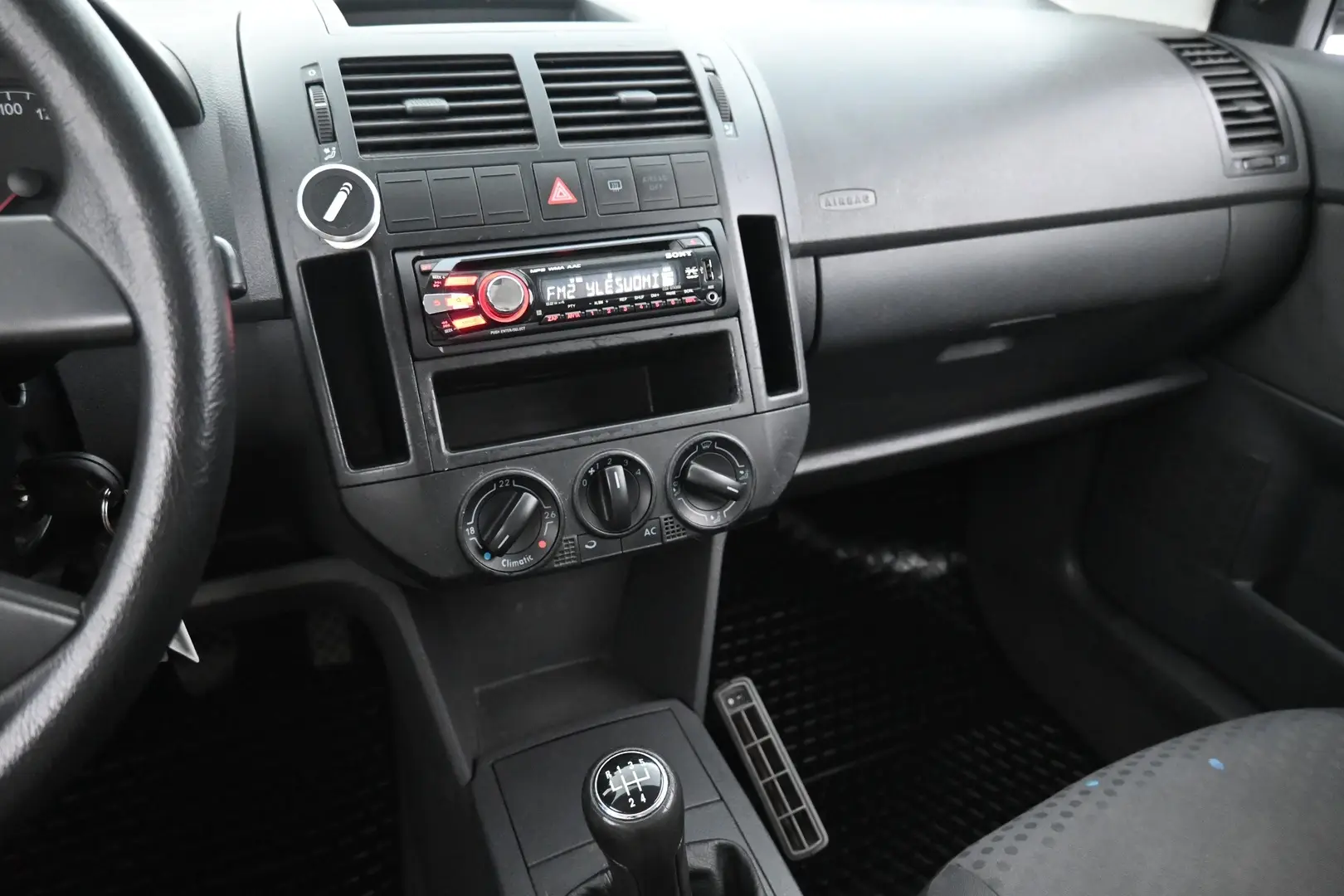 Car Image - 5aeo0Sh6CXtKfhrSkGbOzJ