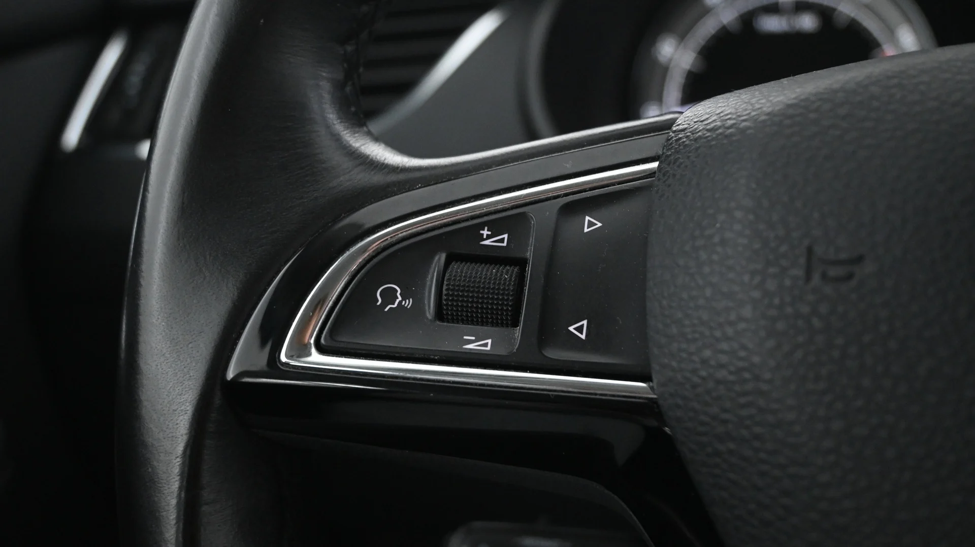 Car Image - 7mJWKFy4sFZvLzBu7ZizQE