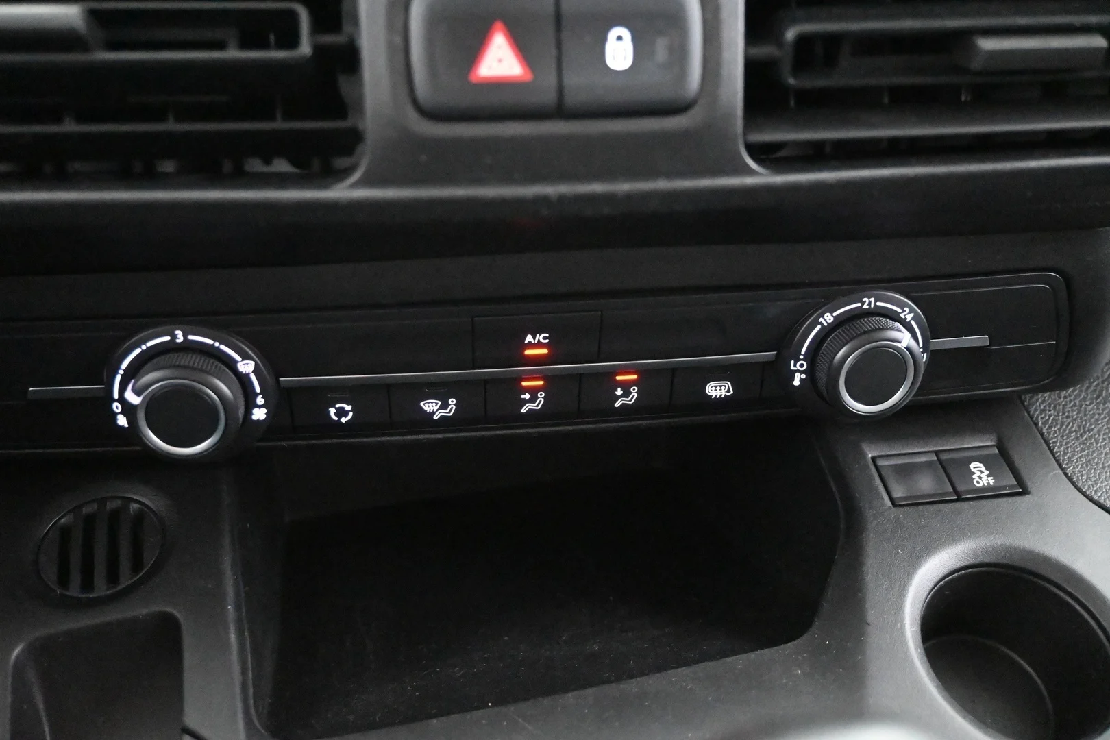 Car Image - zl5Cxtgs1cF4gSU2IgR6r