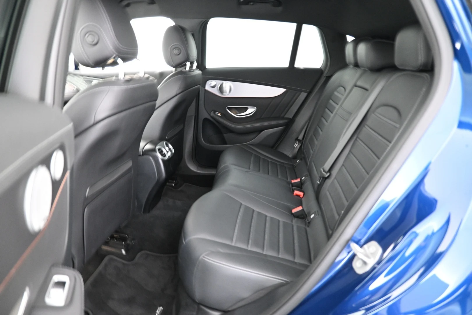 Car Image - 1hUXJM6u0pnDEF5mNBFzbc