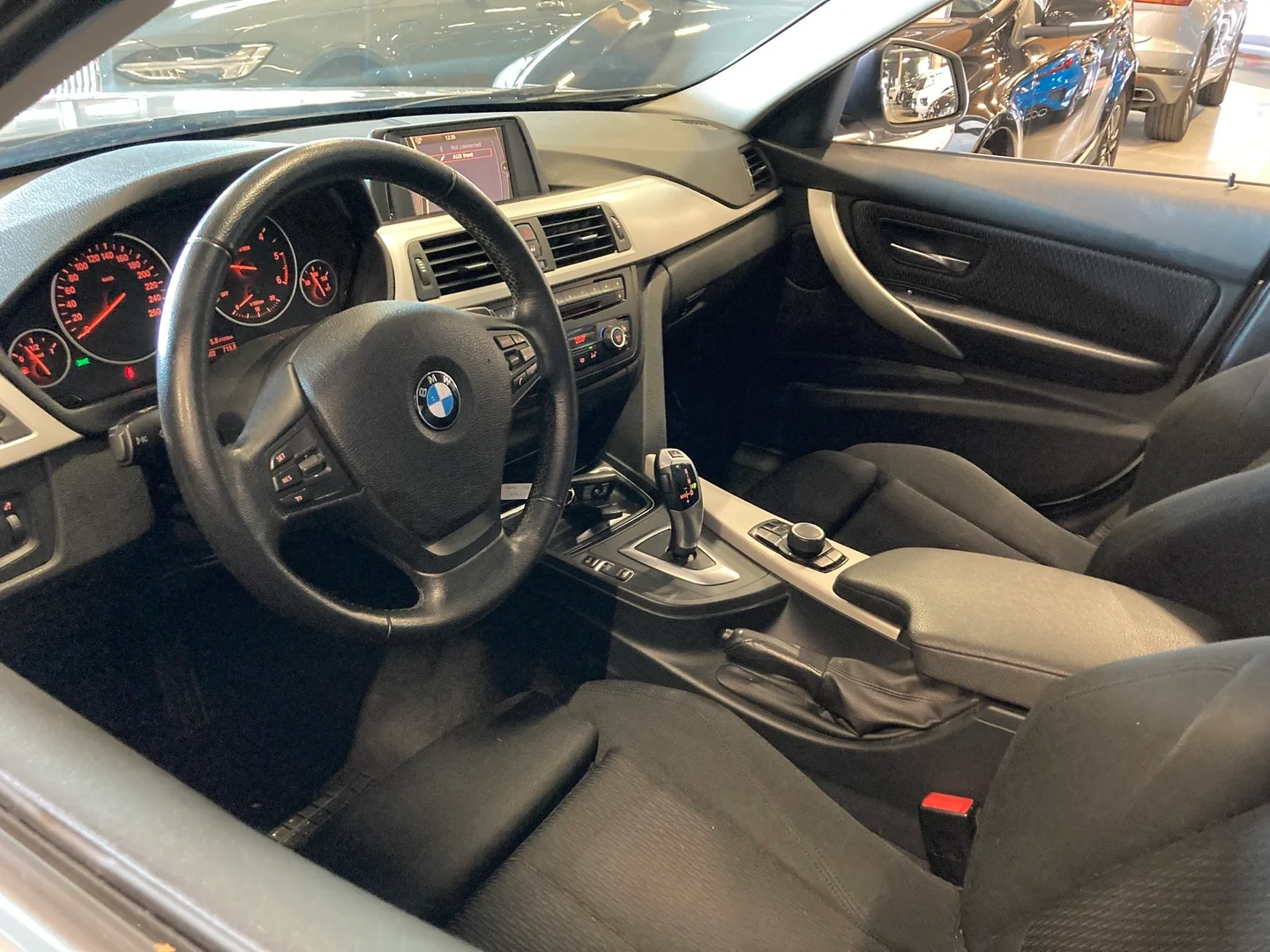Car Image - 6UsecZIW7pEScaI1Kd6xwW