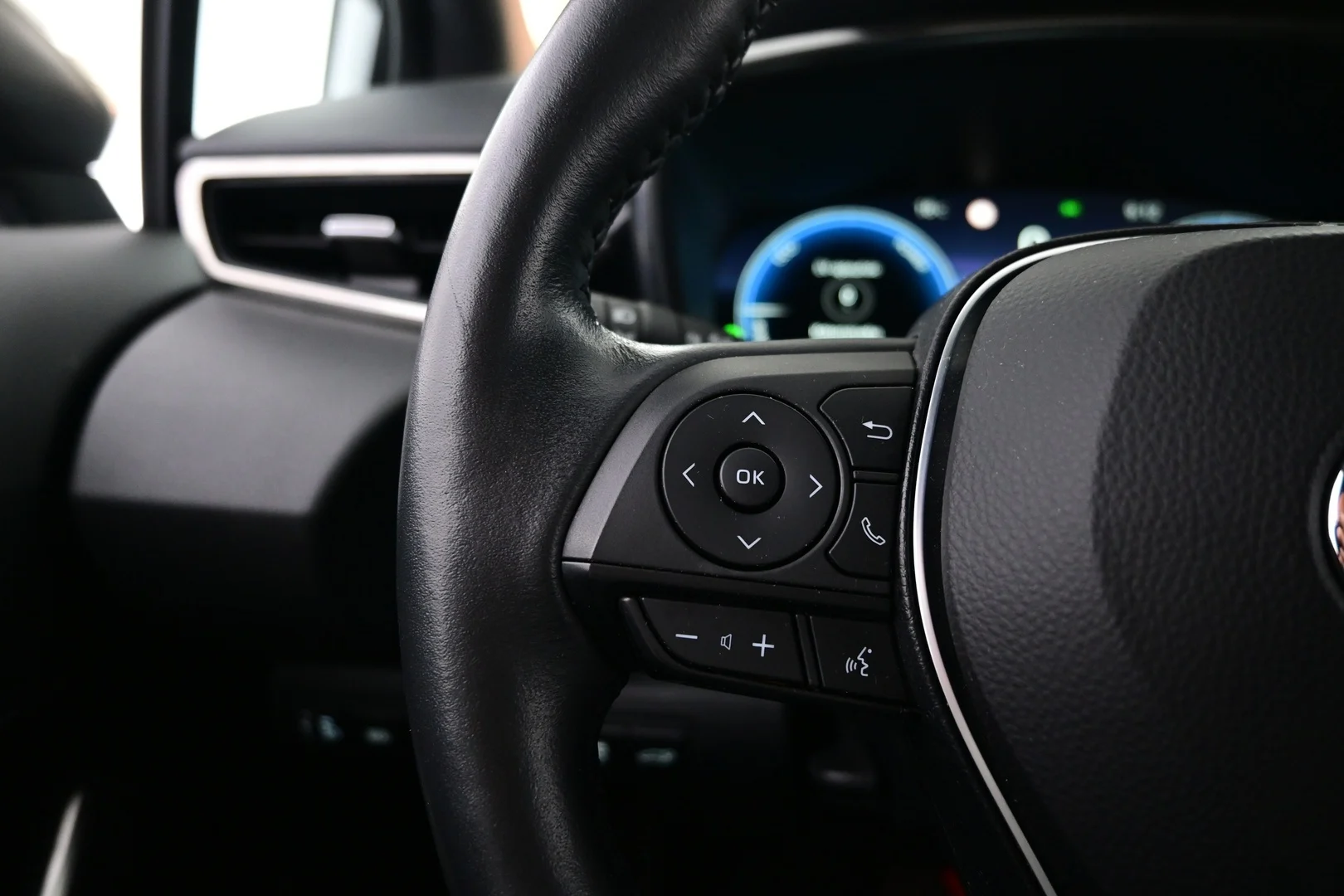 Car Image - 7xU19ti1WIW36J4u7PeRt5