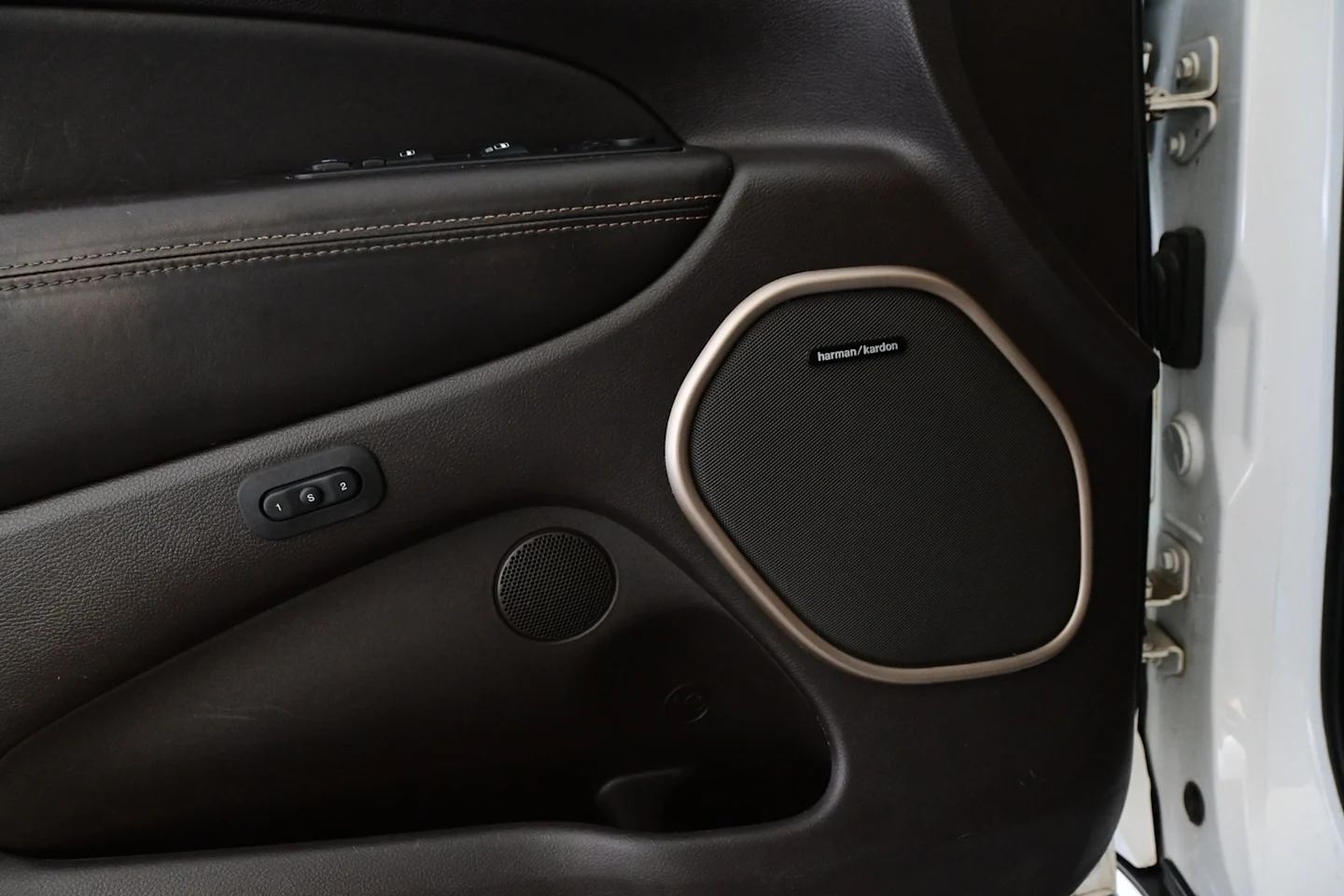 Car Image - 6qkJmFHvseHUFCLZQxjD83