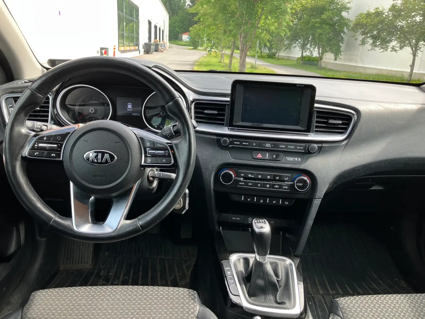Car Image - 3vIX7nadtls1eiMsJT4uR