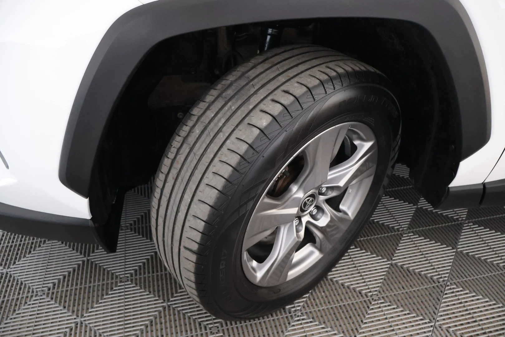 Car Image - 417NgFt0vWb8ajR0AG5YFX