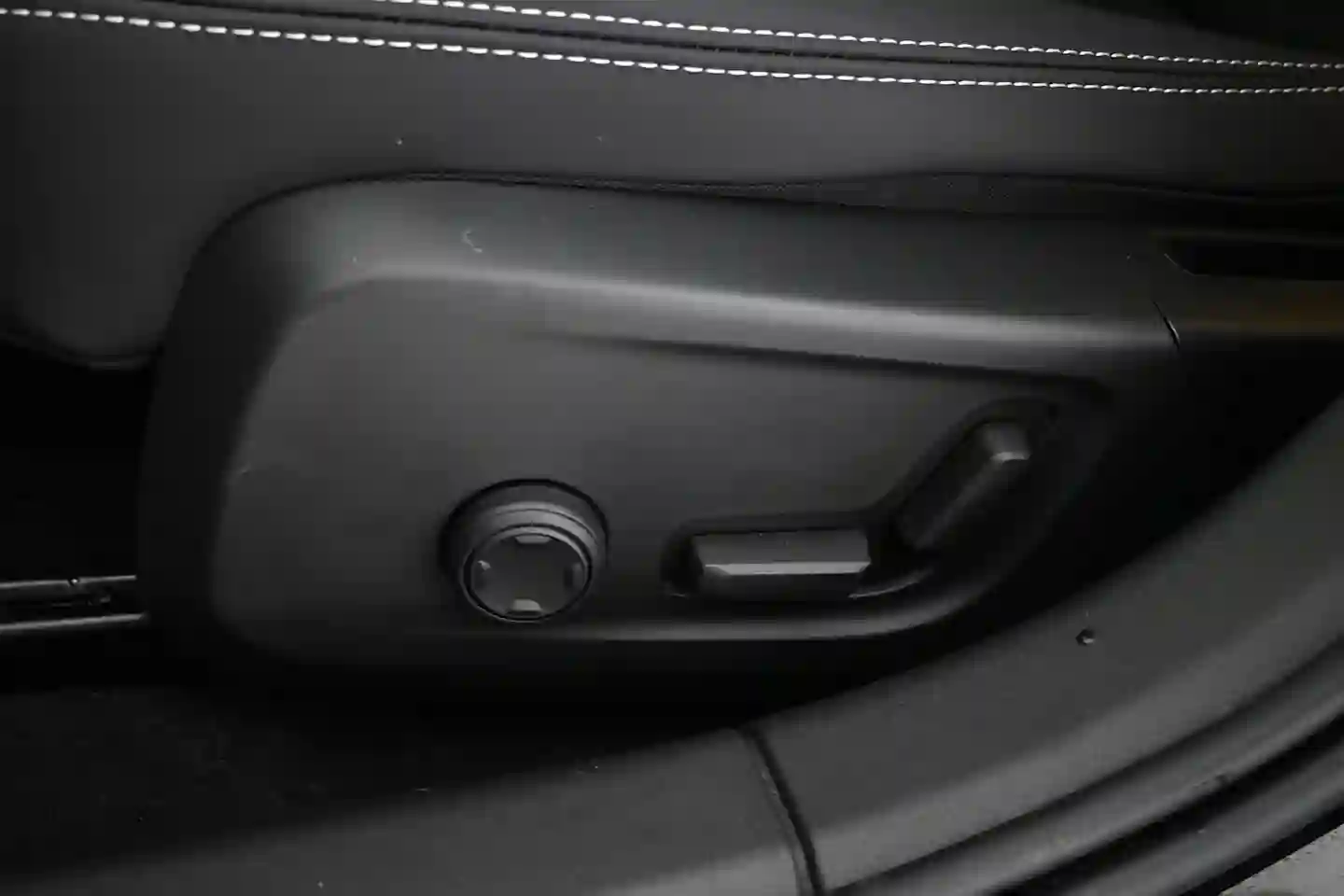 Car Image - 5ucYBItcKxOqgpalUhYqCl