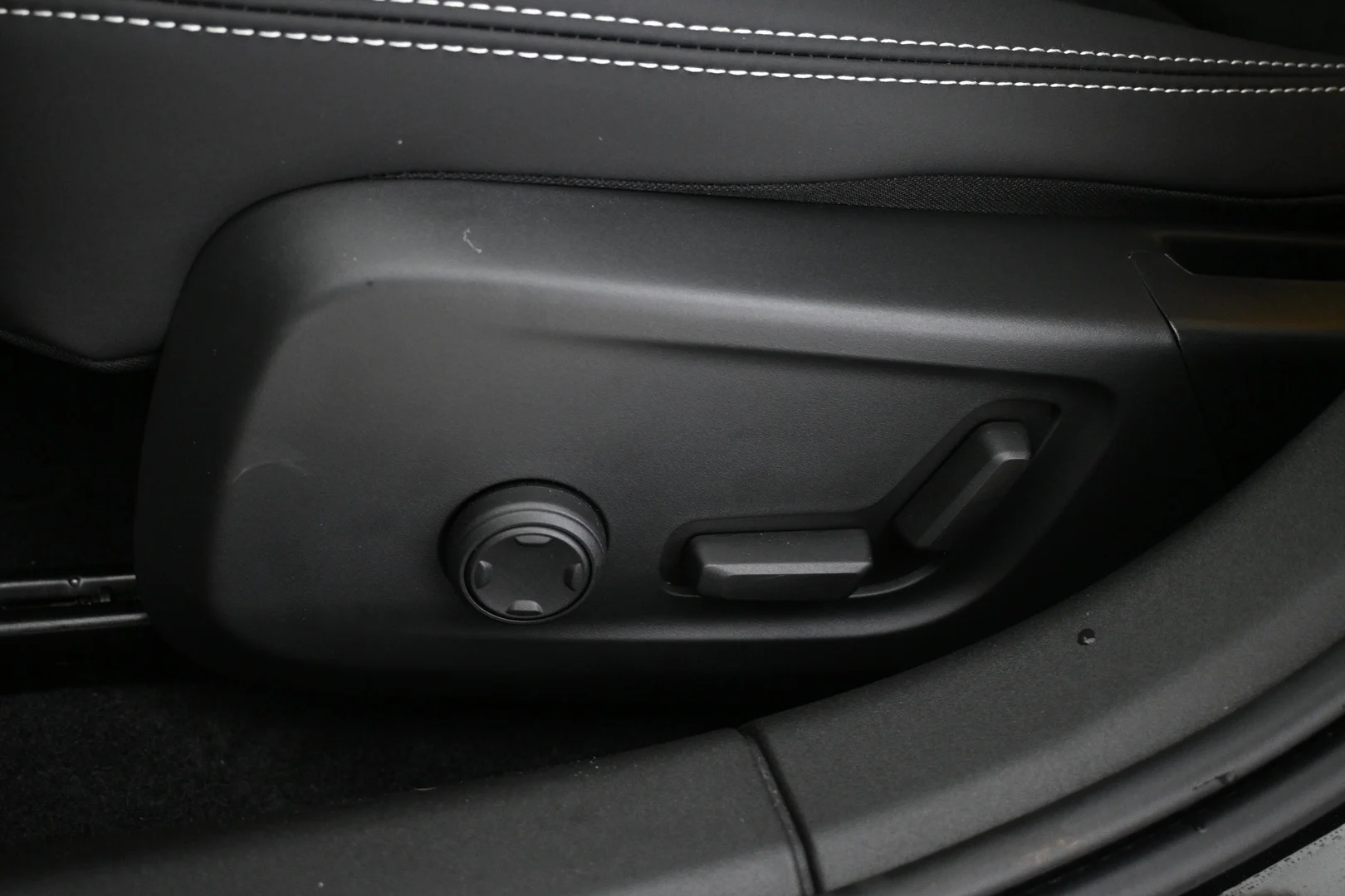 Car Image - 5ucYBItcKxOqgpalUhYqCl