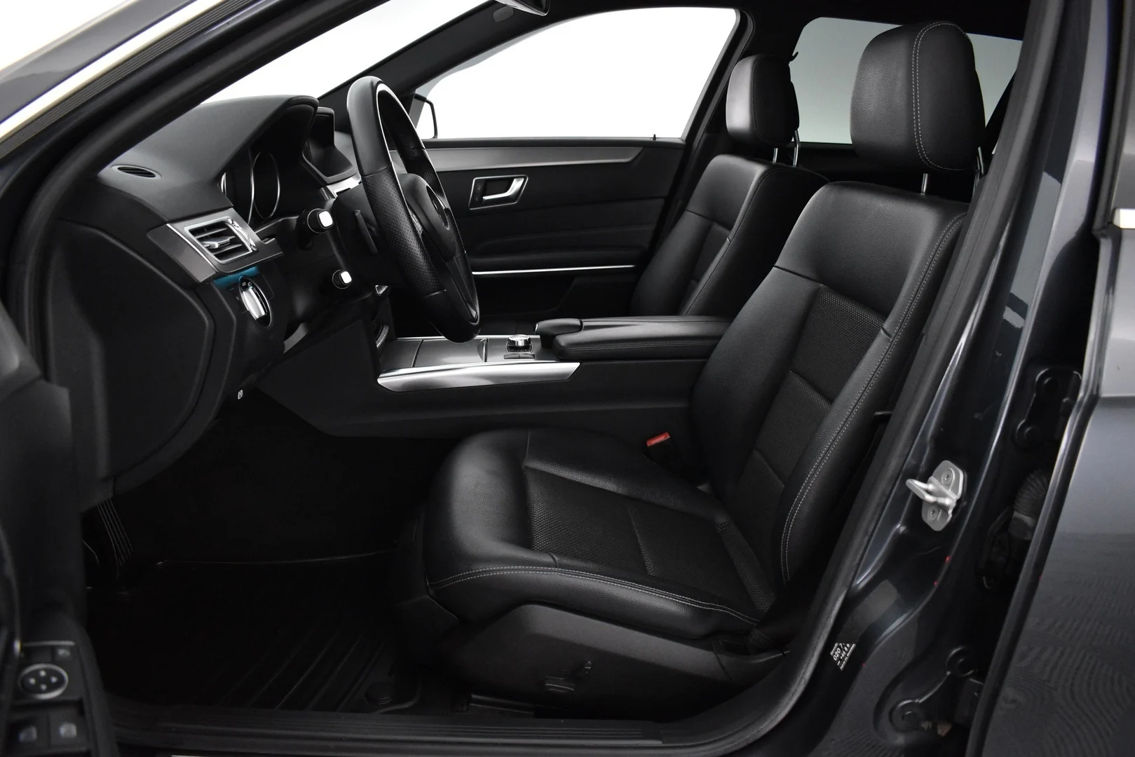 Car Image - 5fbarSRCZxSCQmDYDBRIPf