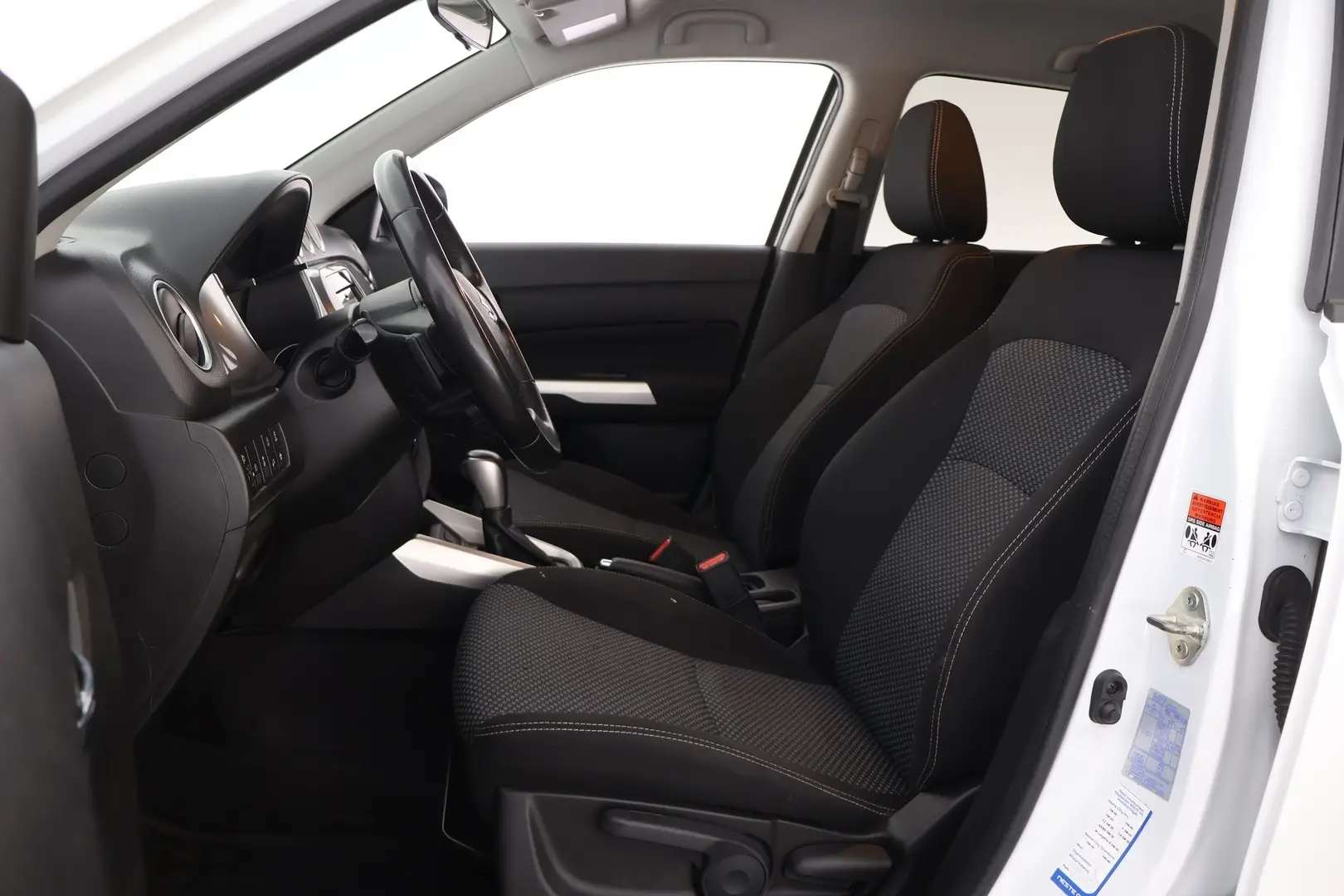 Car Image - 5vV9mDKHjTd5xYI96IlWm9