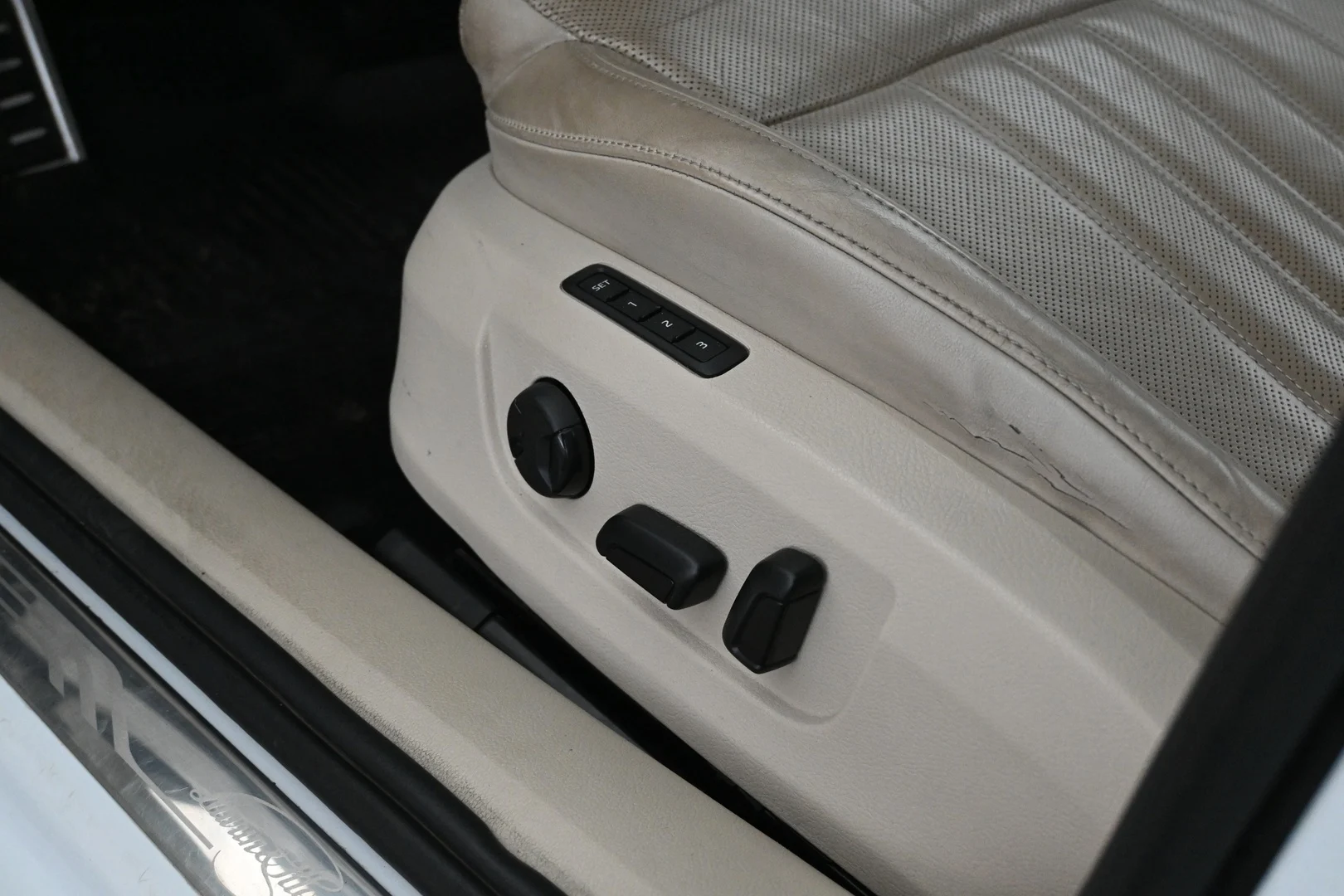 Car Image - 1OH9ZvhYfVXhF1khirKzEz