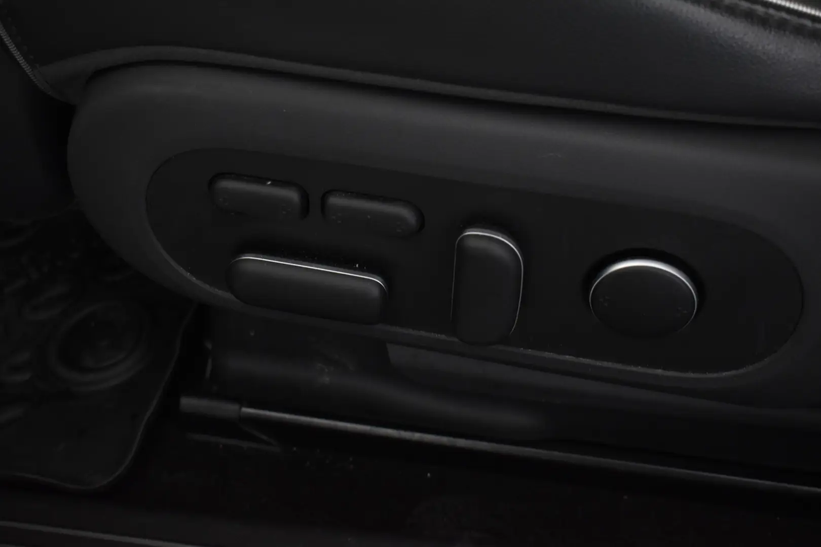 Car Image - 5pFK3cvWc9qWJDmHif7Uzc