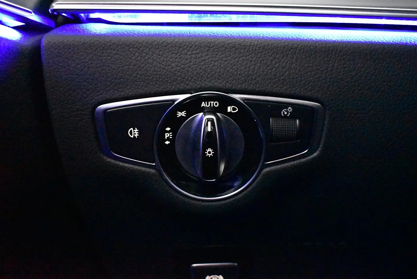 Car Image - 4TrZY1HNbcJzVWGXJt6sdn