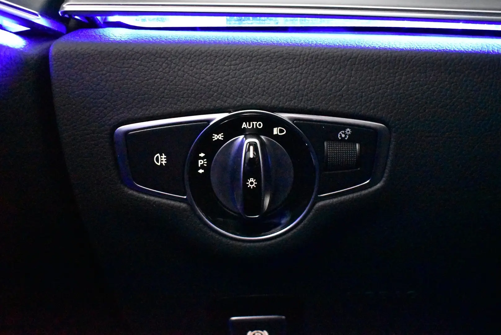 Car Image - 4TrZY1HNbcJzVWGXJt6sdn