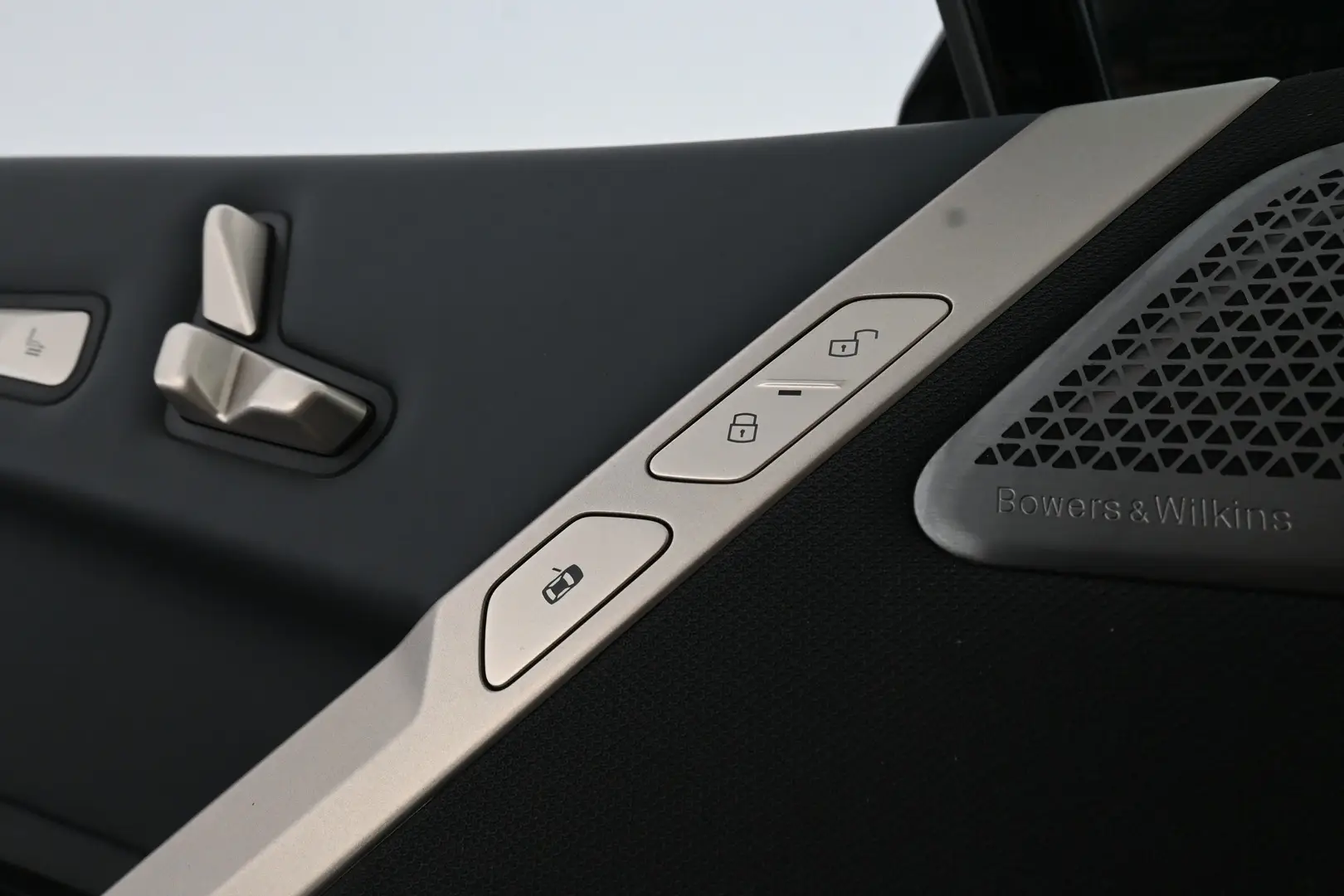 Car Image - 4K6Hz0TvUQsxtr35OYwuH7