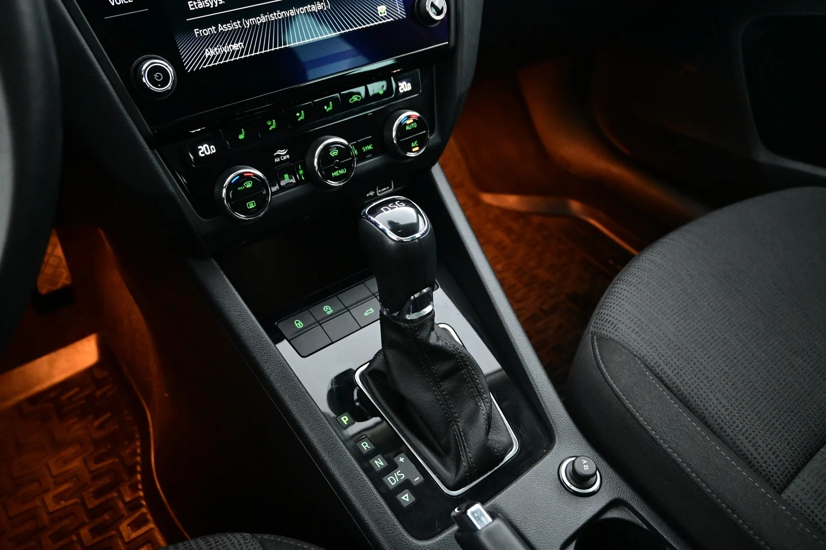 Car Image - 3wNmTCwUPHhRqNviNzXaBT