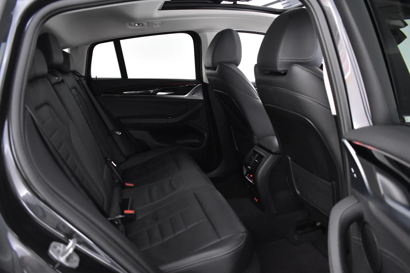 Car Image - 4dNVP0rMG39q8JESkqjCt4