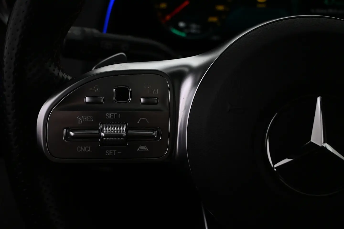 Car Image - UsILVOvaHHX3ahRXsKtTZ