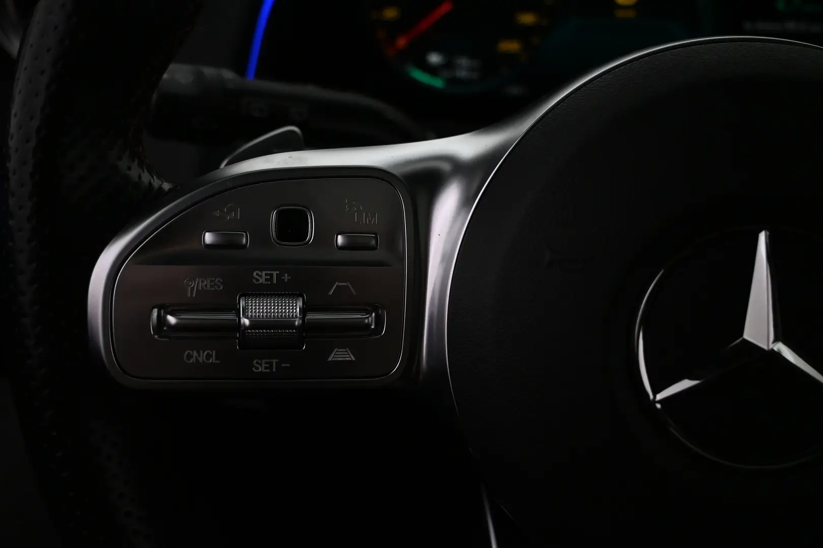 Car Image - UsILVOvaHHX3ahRXsKtTZ