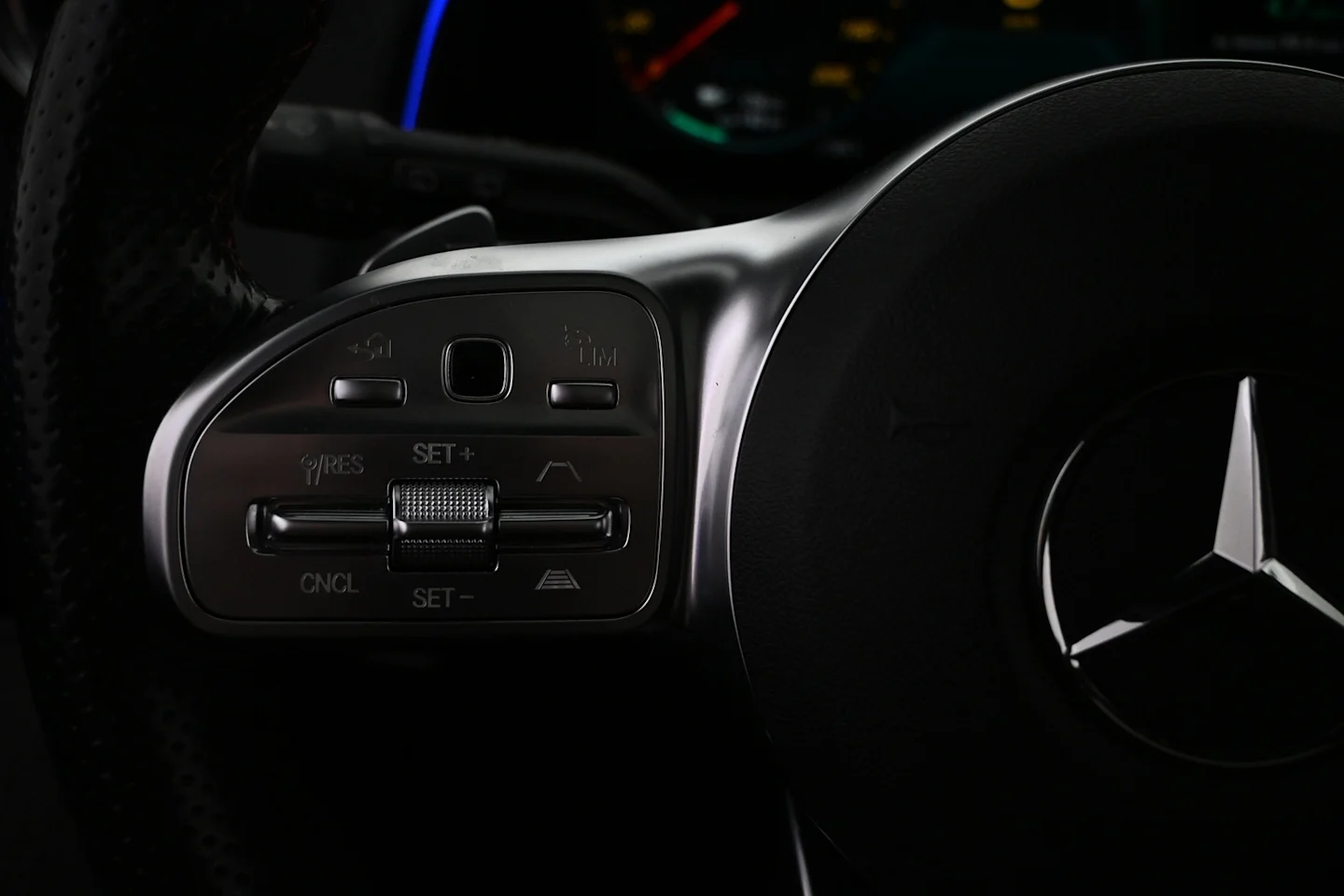Car Image - UsILVOvaHHX3ahRXsKtTZ
