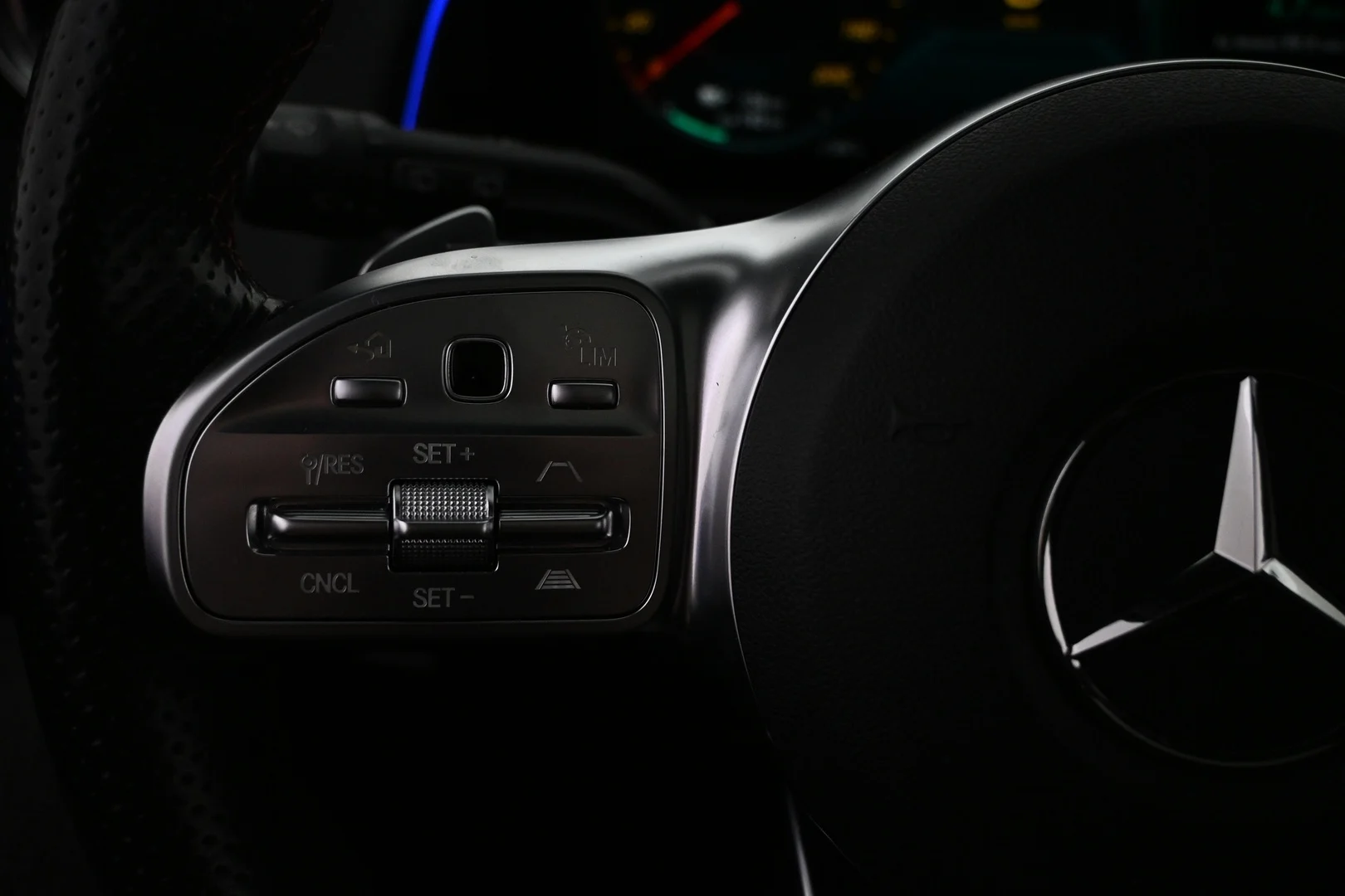 Car Image - UsILVOvaHHX3ahRXsKtTZ