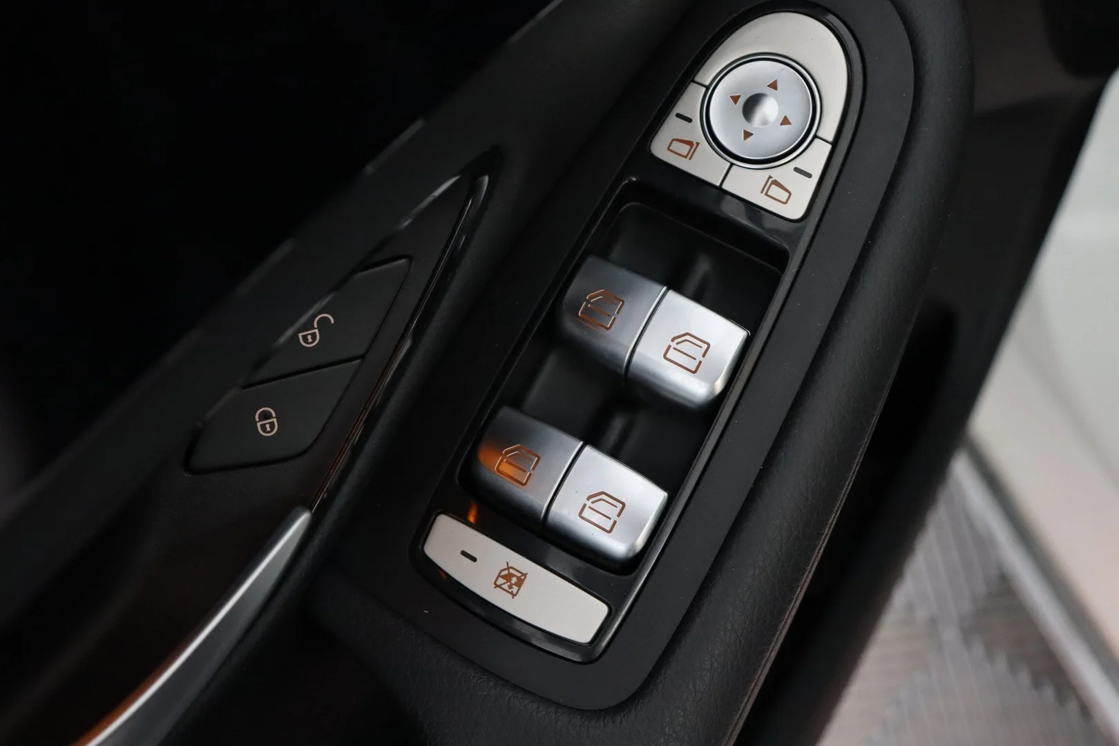 Car Image - OvwsuDmTUT99tNMYn9Ogp