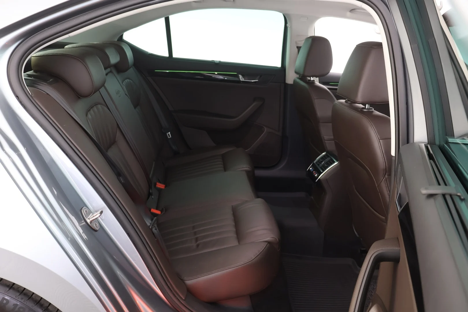 Car Image - 7i1J7vyGF02N9qBxZwgzNO