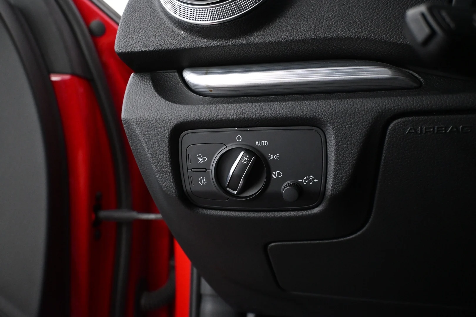 Car Image - 78SYhYMZEpzbM2hbWEO3Du