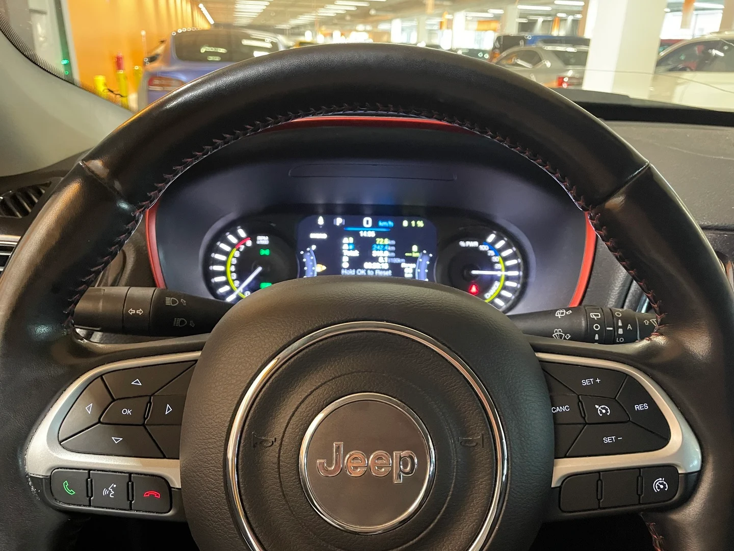 Car Image - 2OeRIyCI2CbbhlWklZg2yF