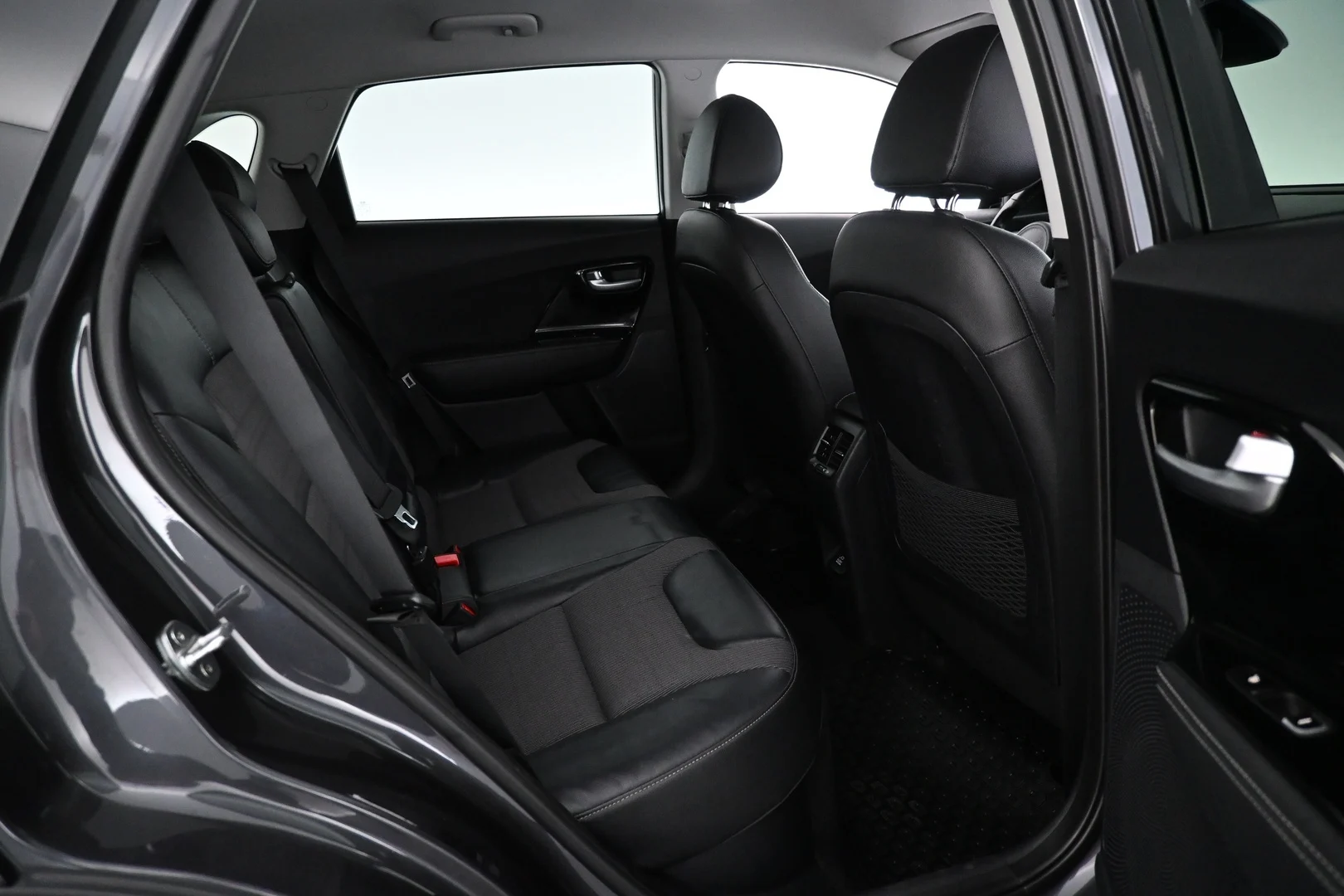 Car Image - 3fwiLBce1AzxJc2lB23Zar