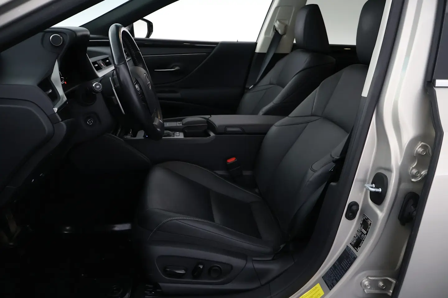Car Image - 2sTLXuIUQt5Rx2GIwdN48F