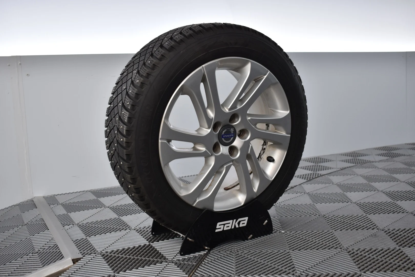 Car Image - 5rTYdScGb0NqgNP4ChC4b4