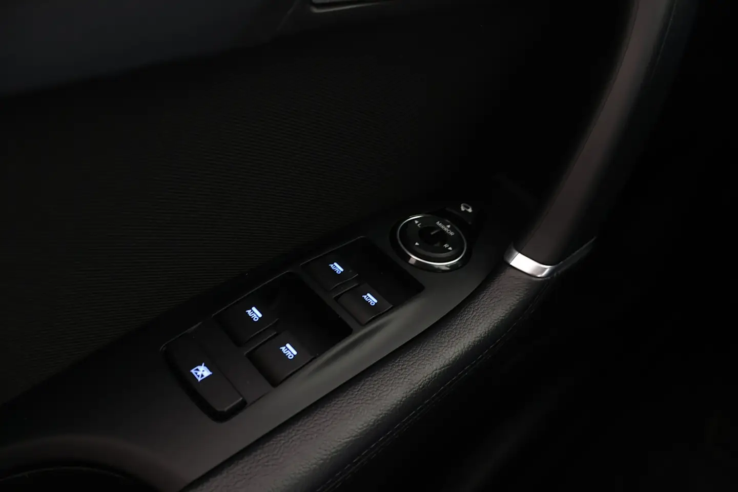 Car Image - 7dv3yMx4UUSjjtZIjoiZXR