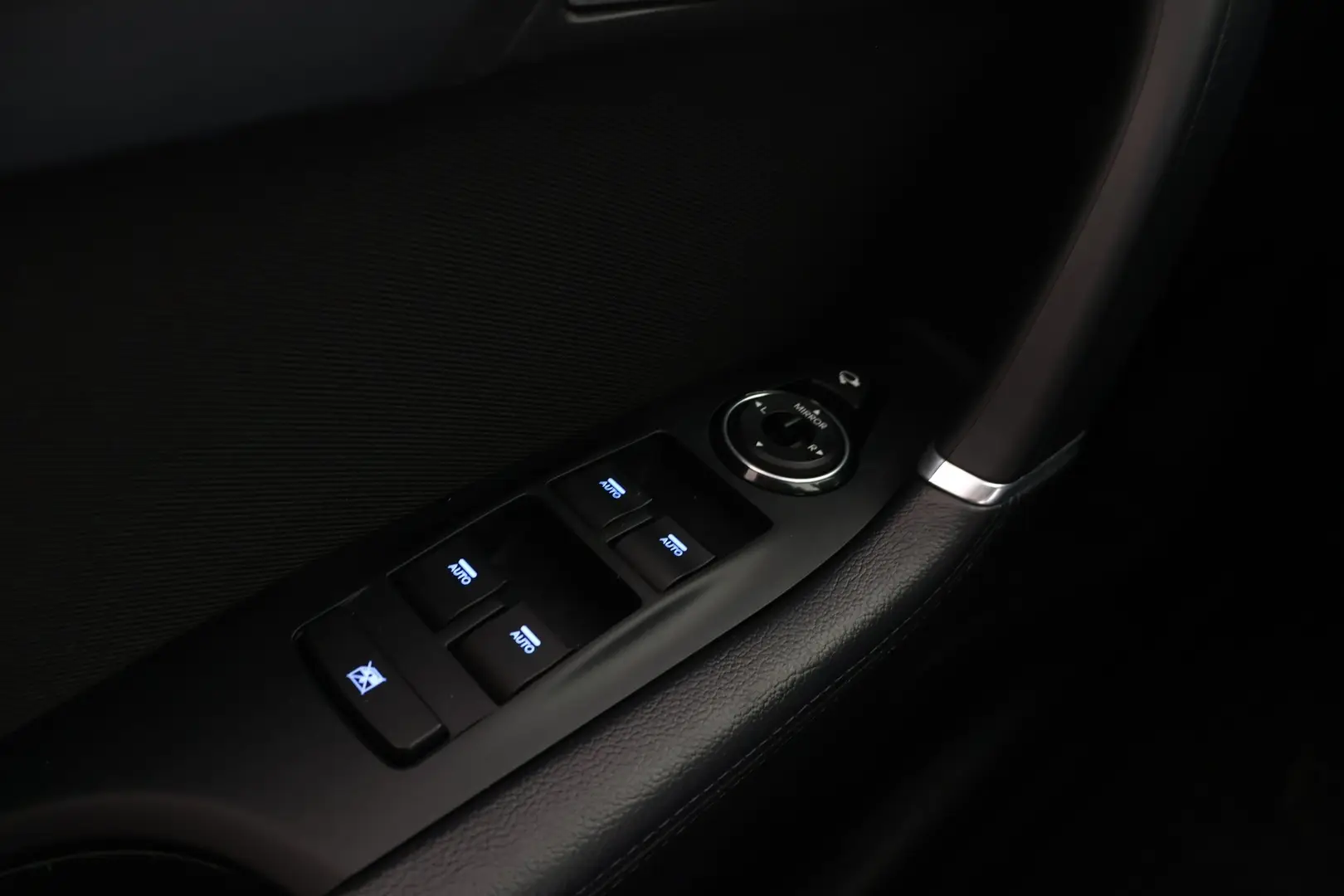 Car Image - 7dv3yMx4UUSjjtZIjoiZXR